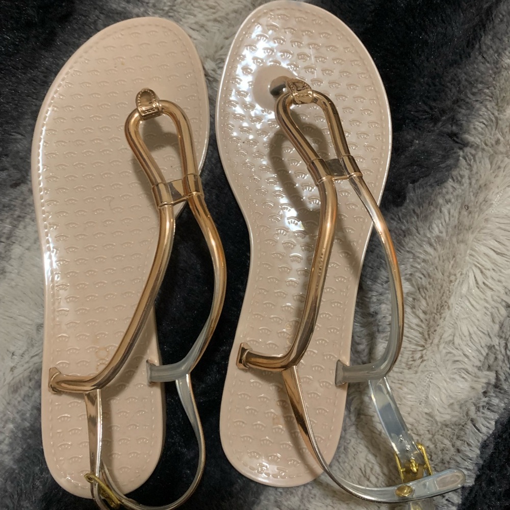 Women’s sandals.
